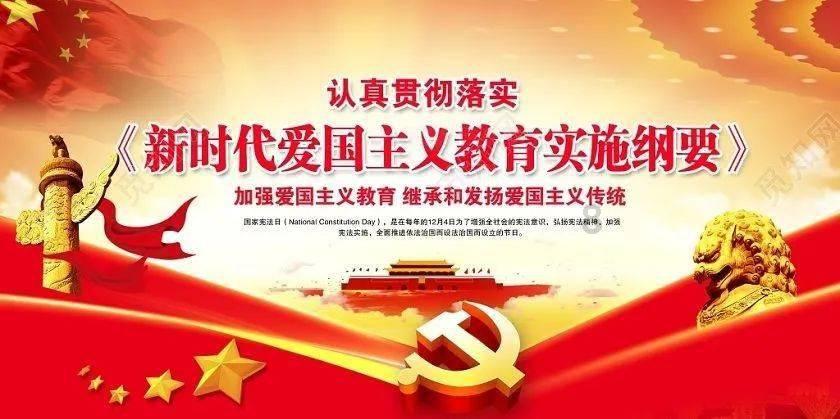 货车车厢搭车棚还载人,既危险又违法!